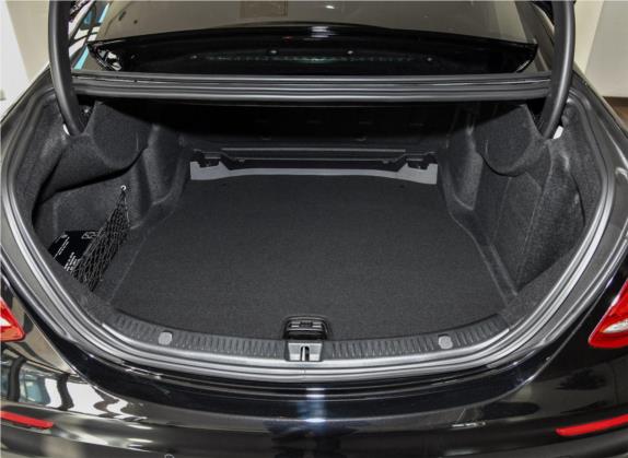 奔驰E级 2018款 E 320 L 运动型 4MATIC 车厢座椅   后备厢