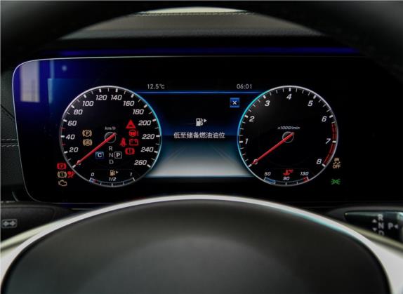 奔驰E级 2018款 E 320 L 运动型 4MATIC 中控类   仪表盘