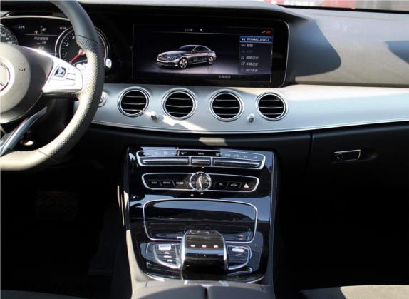 奔驰E级 2018款 E 200 运动型 4MATIC 中控类   中控台
