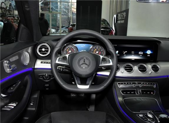 奔驰E级 2018款 E 300 运动型 中控类   驾驶位