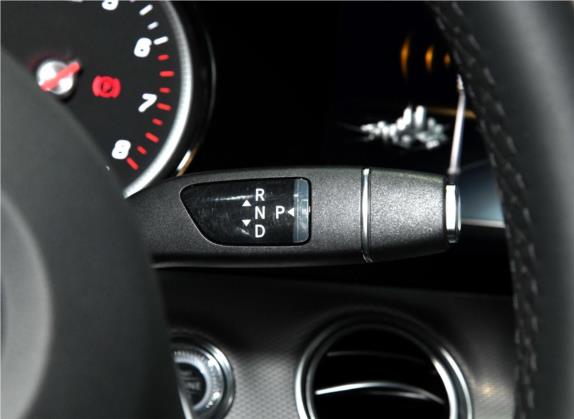 奔驰E级 2018款 E 300 运动型 中控类   挡把