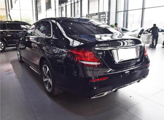 奔驰E级 2018款 改款 E 300 L 运动时尚型 外观   斜后