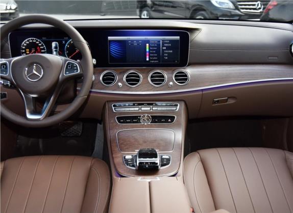 奔驰E级 2018款 改款 E 320 L 4MATIC 中控类   中控台
