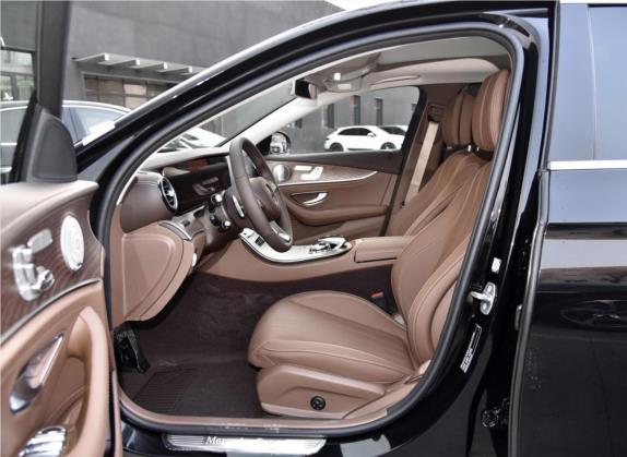 奔驰E级 2018款 改款 E 320 L 4MATIC 车厢座椅   前排空间
