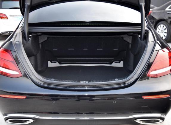 奔驰E级 2018款 改款 E 320 L 4MATIC 车厢座椅   后备厢