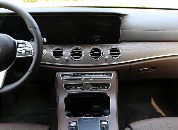 奔驰E级 2019款 E 200 L 4MATIC 中控类   中控台
