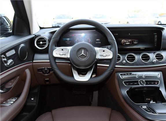 奔驰E级 2019款 E 200 L 运动型 4MATIC 中控类   驾驶位