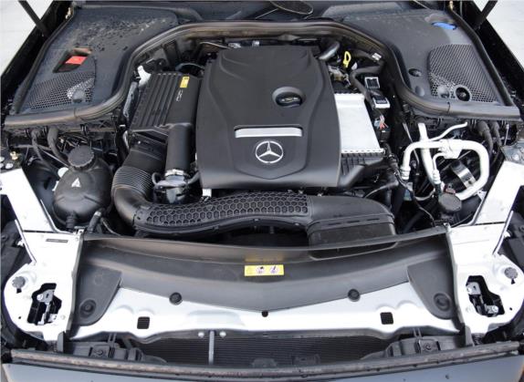 奔驰E级 2019款 E 200 L 运动型 4MATIC 其他细节类   发动机舱