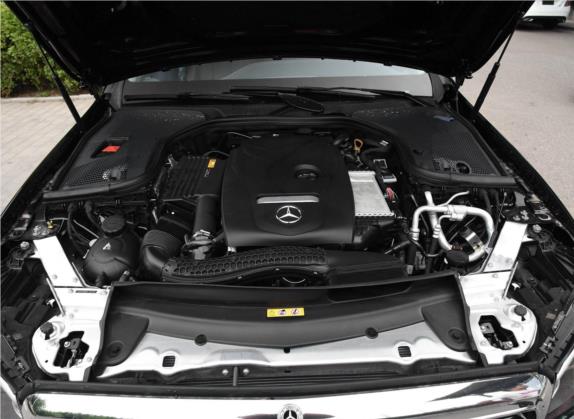 奔驰E级 2019款 E 300 L 时尚型 其他细节类   发动机舱