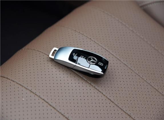 奔驰E级 2019款 E 300 L 时尚型 其他细节类   钥匙