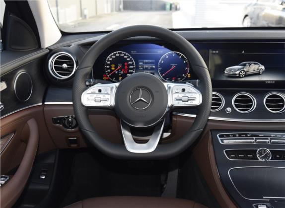 奔驰E级 2019款 E 300 L 运动时尚型 中控类   驾驶位