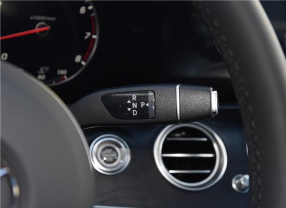 奔驰E级 2019款 E 300 L 运动时尚型 中控类   挡把