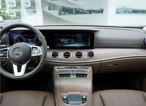 奔驰E级 2019款 E 300 L 豪华型 中控类   中控全图