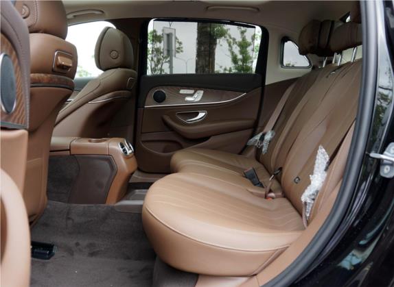 奔驰E级 2019款 E 300 L 豪华型 车厢座椅   后排空间