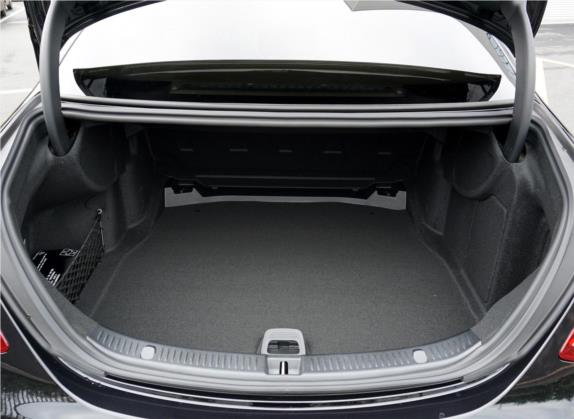 奔驰E级 2019款 E 300 L 豪华型 车厢座椅   后备厢