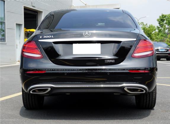 奔驰E级 2019款 E 300 L 豪华型 外观   正后
