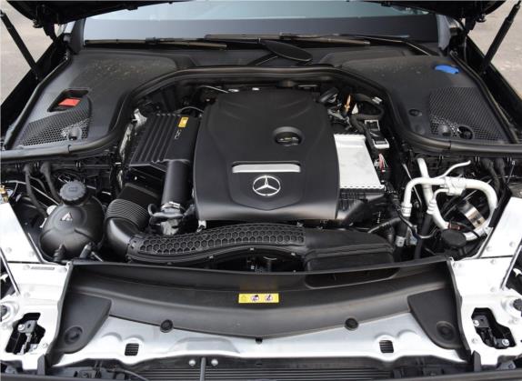 奔驰E级 2019款 E 300 L 运动豪华型 其他细节类   发动机舱