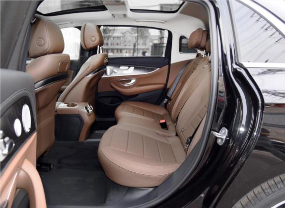 奔驰E级 2019款 E 300 L 运动豪华型 车厢座椅   后排空间