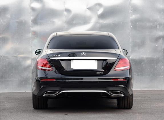 奔驰E级 2019款 E 300 L 运动豪华型 外观   正后