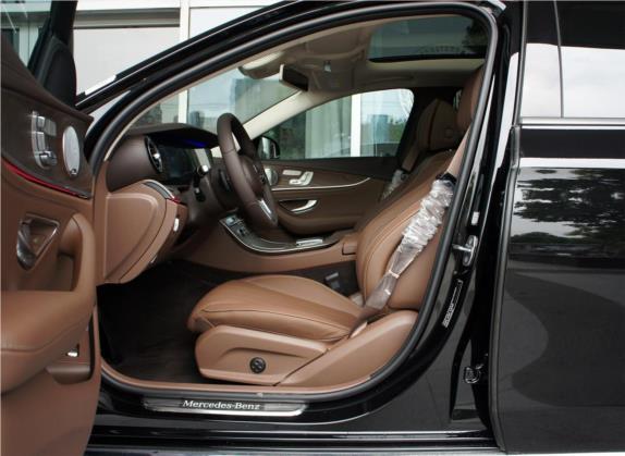 奔驰E级 2019款 E 320 L 4MATIC 车厢座椅   前排空间