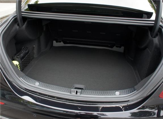 奔驰E级 2019款 E 320 L 4MATIC 车厢座椅   后备厢