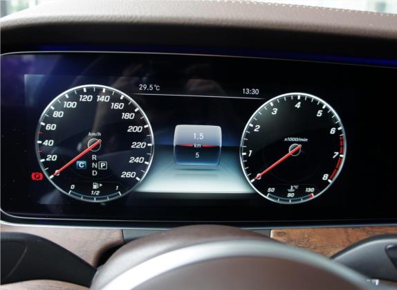 奔驰E级 2019款 E 320 L 4MATIC 中控类   仪表盘