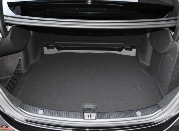 奔驰E级 2019款 E 320 L 运动型 4MATIC 车厢座椅   后备厢