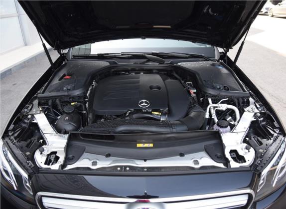奔驰E级 2019款 E 260 L 运动型 其他细节类   发动机舱