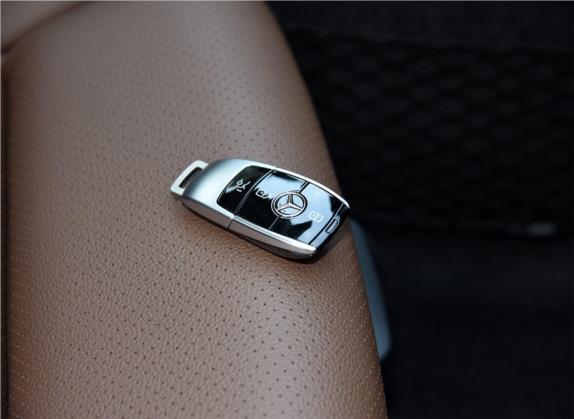 奔驰E级 2019款 E 260 L 运动型 其他细节类   钥匙