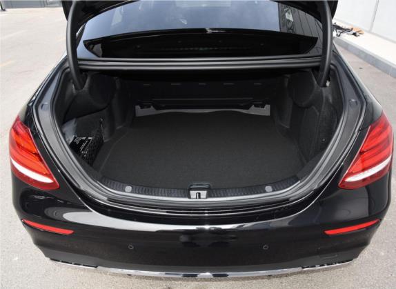 奔驰E级 2019款 E 260 L 运动型 车厢座椅   后备厢