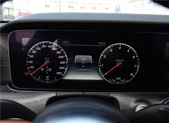 奔驰E级 2019款 E 260 L 运动型 中控类   仪表盘
