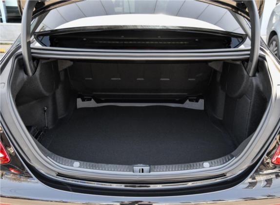 奔驰E级 2019款 E 260 L 运动型 4MATIC 车厢座椅   后备厢