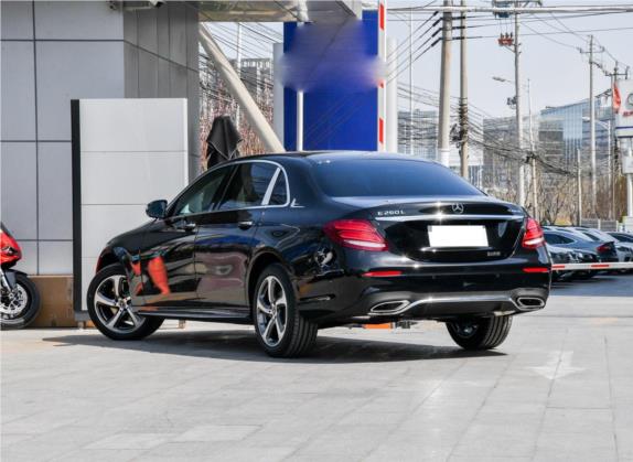 奔驰E级 2019款 E 260 L 运动型 4MATIC 外观   斜后
