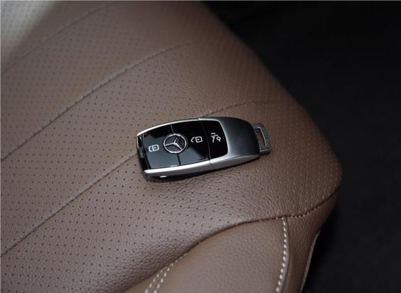 奔驰E级 2019款 改款 E 300 L 时尚型 其他细节类   钥匙