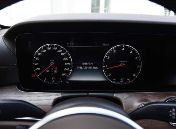 奔驰E级 2019款 改款 E 300 L 时尚型 中控类   仪表盘