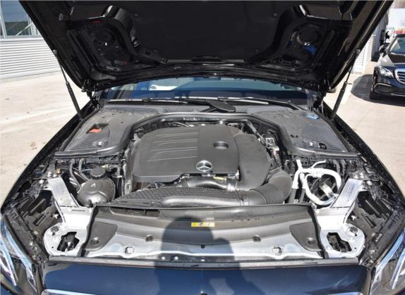 奔驰E级 2019款 改款 E 300 L 运动豪华型 其他细节类   发动机舱