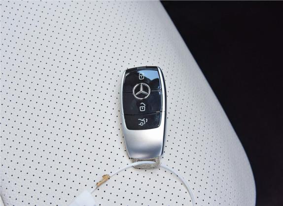 奔驰E级 2019款 改款 E 300 L 运动豪华型 其他细节类   钥匙