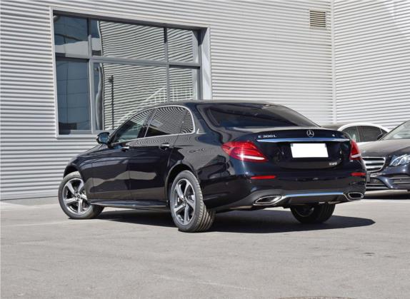奔驰E级 2019款 改款 E 300 L 运动豪华型 外观   斜后