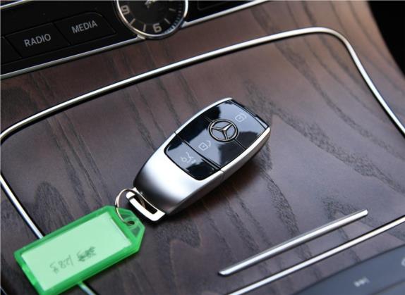奔驰E级 2019款 E 350 L 4MATIC 其他细节类   钥匙