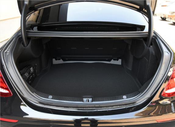 奔驰E级 2019款 E 350 L 4MATIC 车厢座椅   后备厢