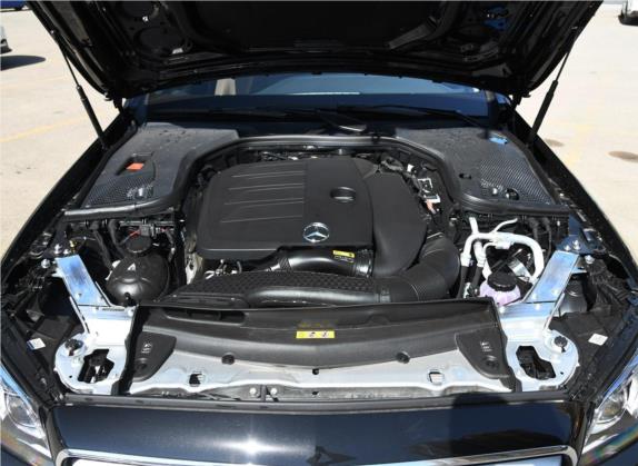 奔驰E级 2019款 E 350 L 运动型 4MATIC 其他细节类   发动机舱