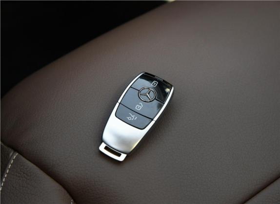 奔驰E级 2019款 E 350 L 运动型 4MATIC 其他细节类   钥匙