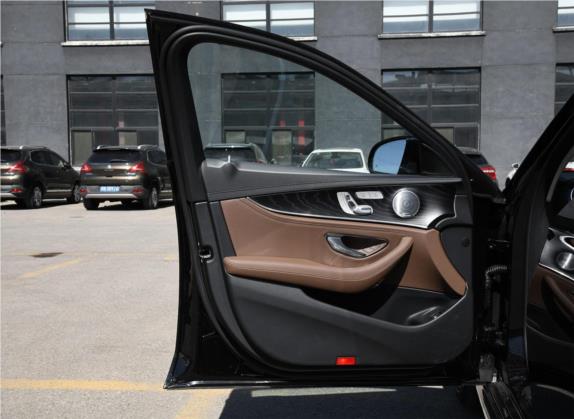 奔驰E级 2019款 E 350 L 运动型 4MATIC 车厢座椅   前门板