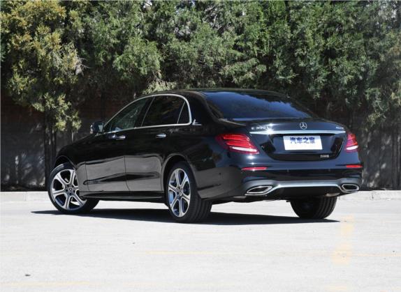 奔驰E级 2019款 E 350 L 运动型 4MATIC 外观   斜后