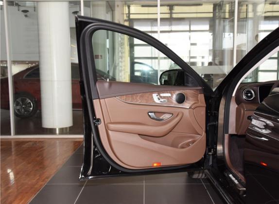 奔驰E级 2020款 E 300 L 时尚型 车厢座椅   前门板