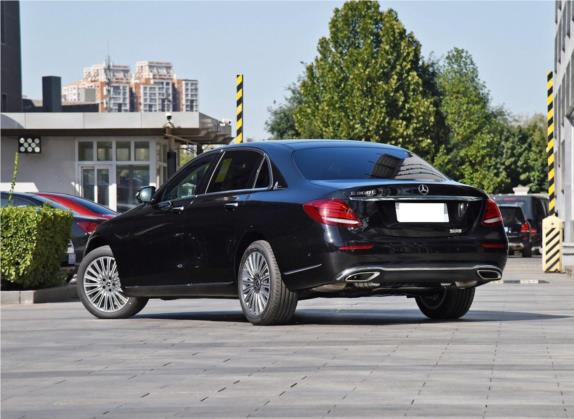 奔驰E级 2020款 E 300 L 时尚型 外观   斜后