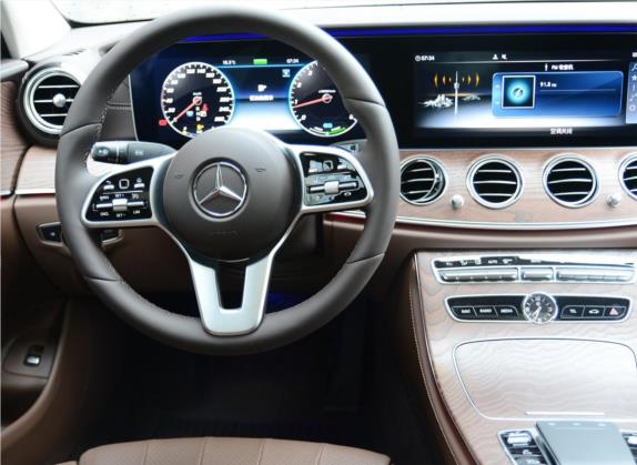 奔驰E级 2020款 E 260 L 中控类   驾驶位