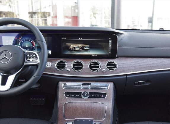奔驰E级 2020款 E 260 L 4MATIC 中控类   中控台