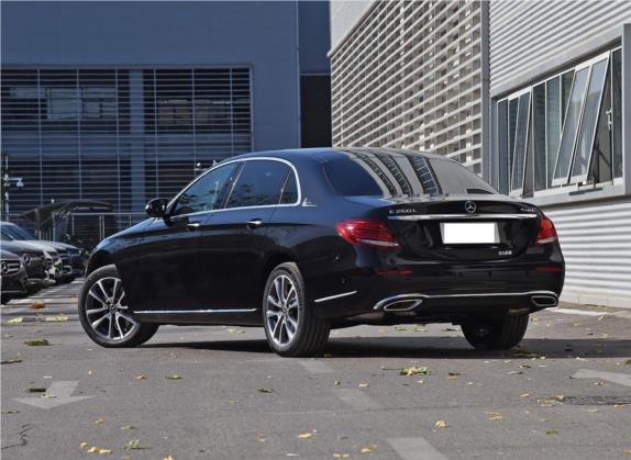 奔驰E级 2020款 E 260 L 4MATIC 外观   斜后