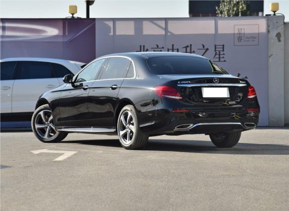奔驰E级 2020款 E 260 L 运动型 4MATIC 外观   斜后